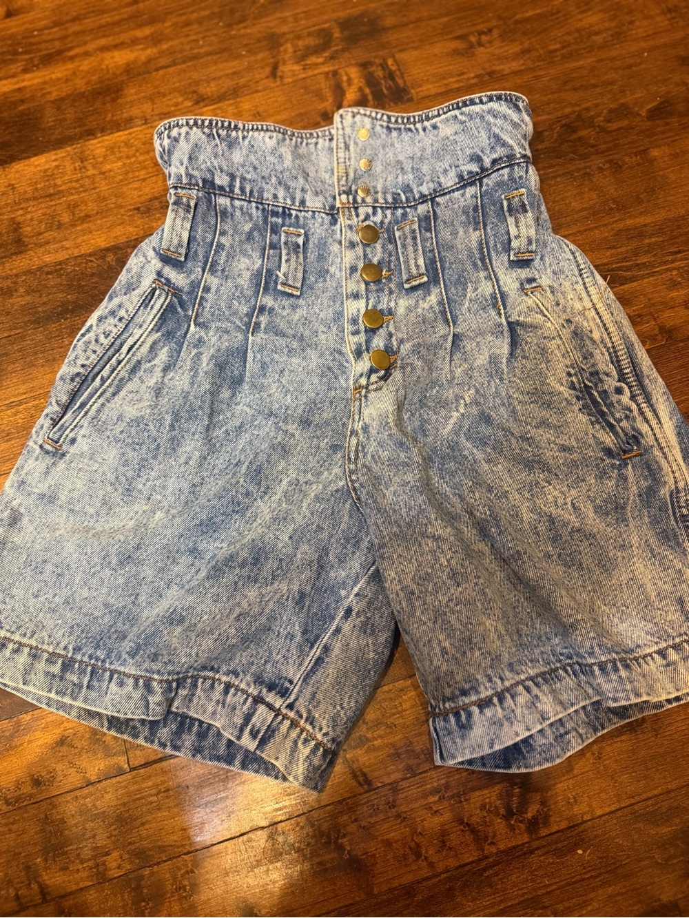 Vintage 90's Bonjour High Wasted Mom Fit Denim Acid Wash Shorts Size 4